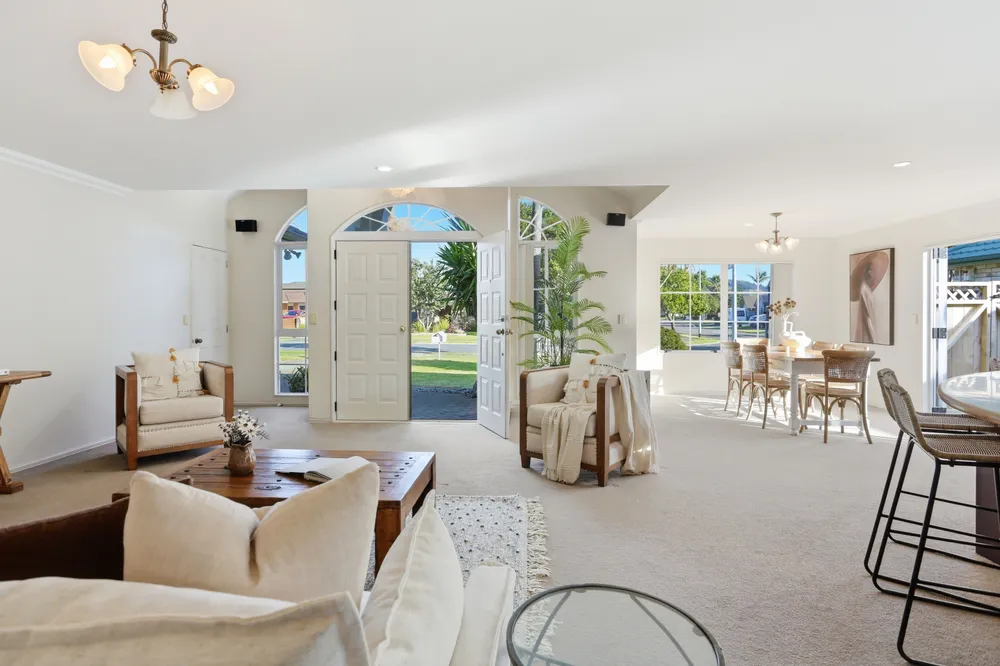 Photos of 42 Arabian Drive