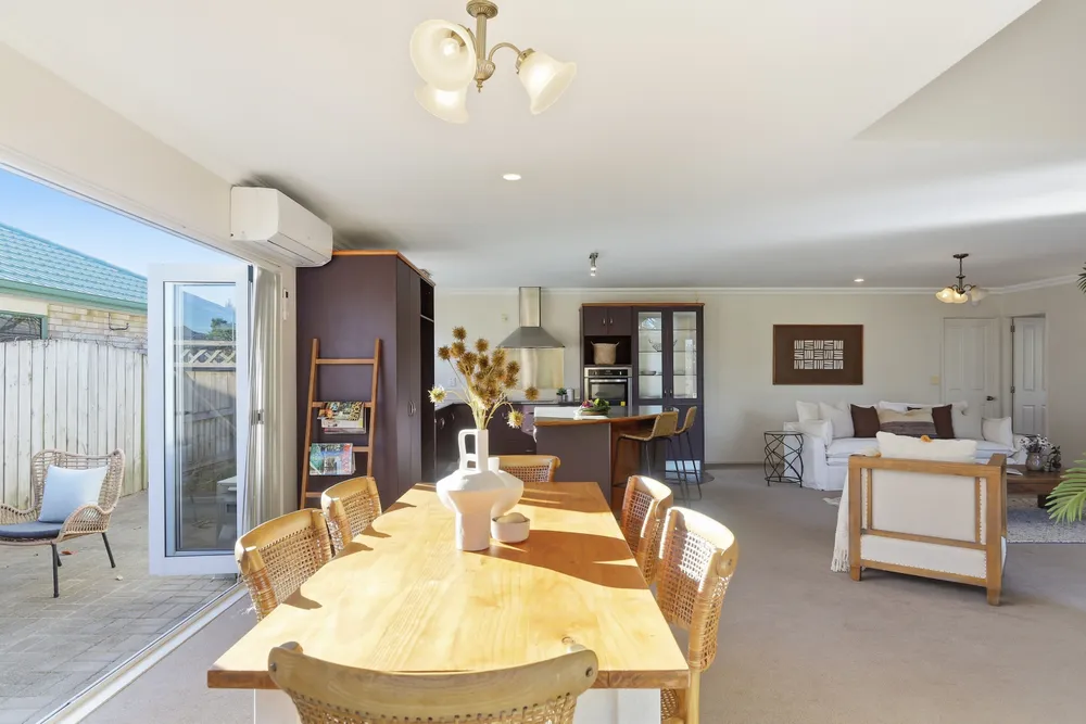 Photos of 42 Arabian Drive