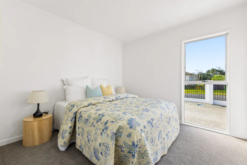 Photos of 22 Chelburn Crescent