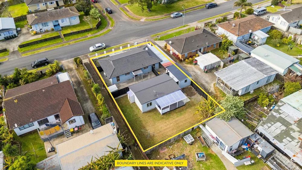 Photos of 22 Chelburn Crescent