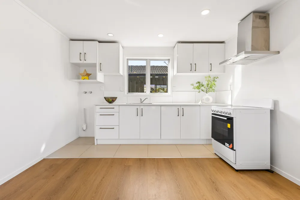 Photos of 22 Chelburn Crescent