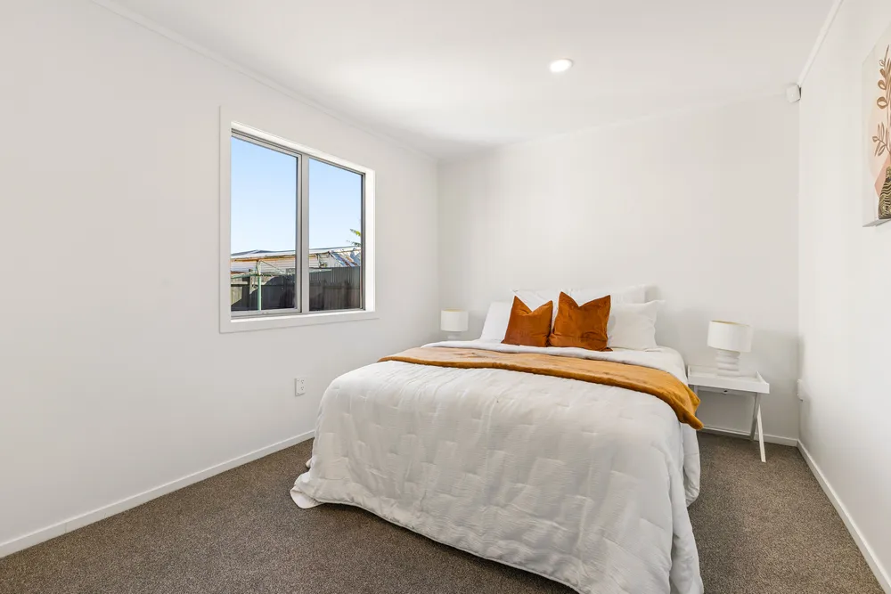 Photos of 22 Chelburn Crescent