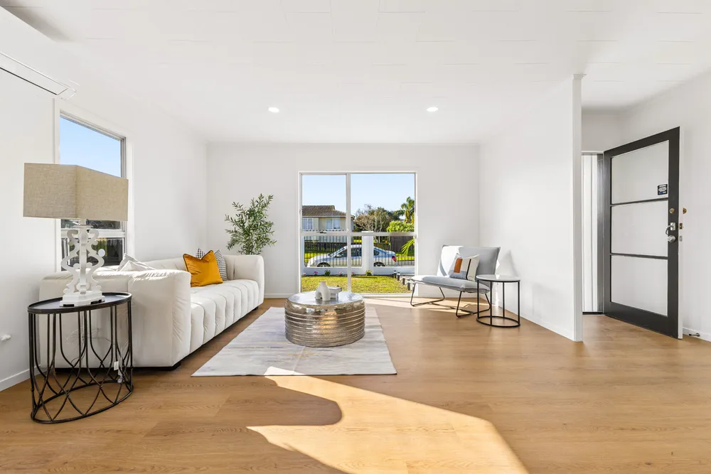 Photos of 22 Chelburn Crescent