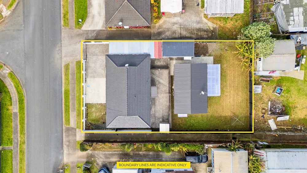 Photos of 22 Chelburn Crescent