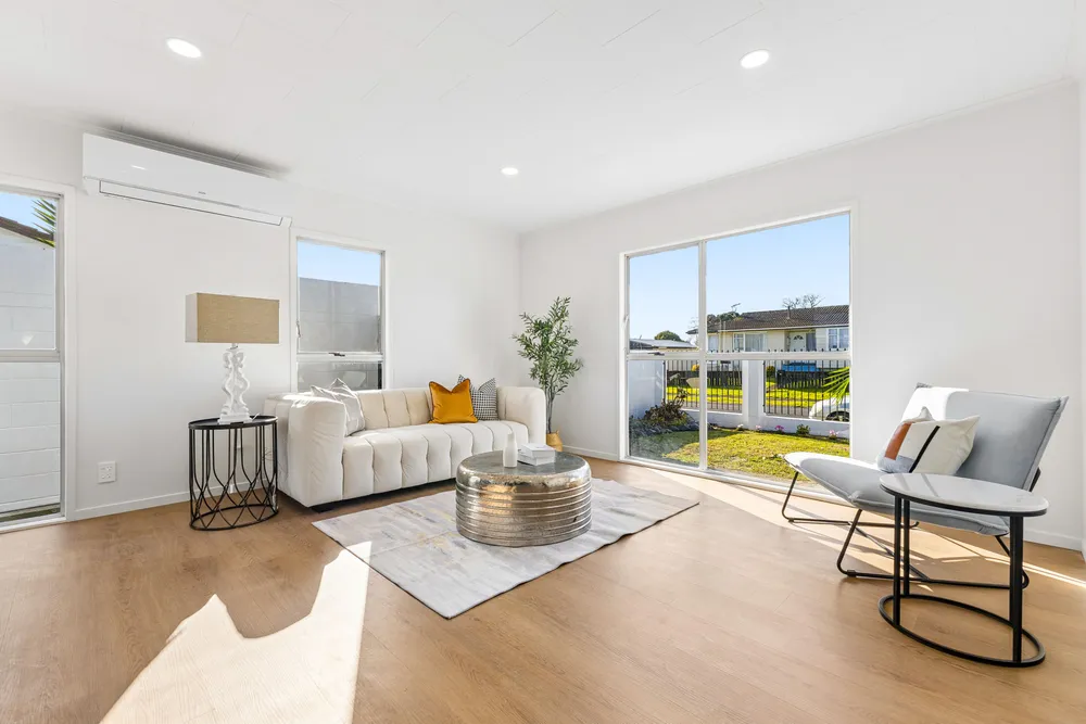 Photos of 22 Chelburn Crescent