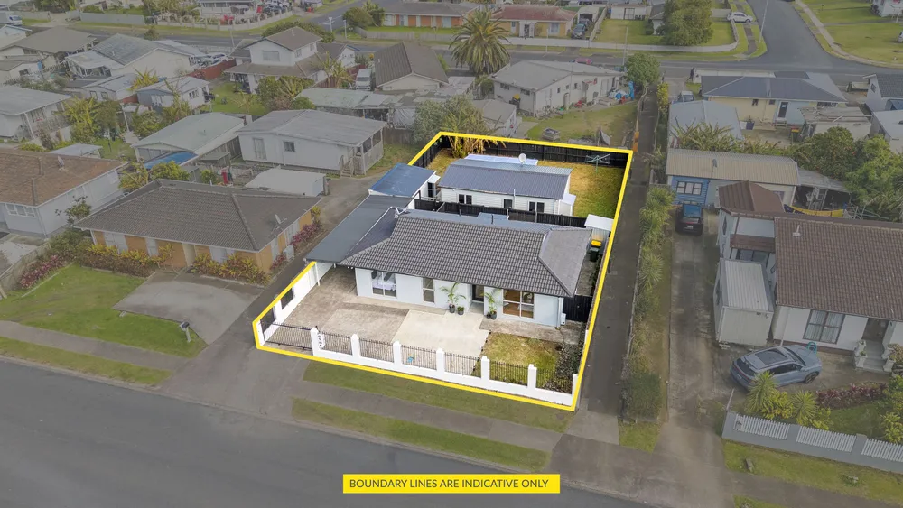 Photos of 22 Chelburn Crescent