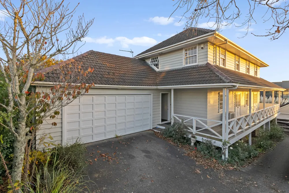Photos of 127-129 St Heliers Bay Road