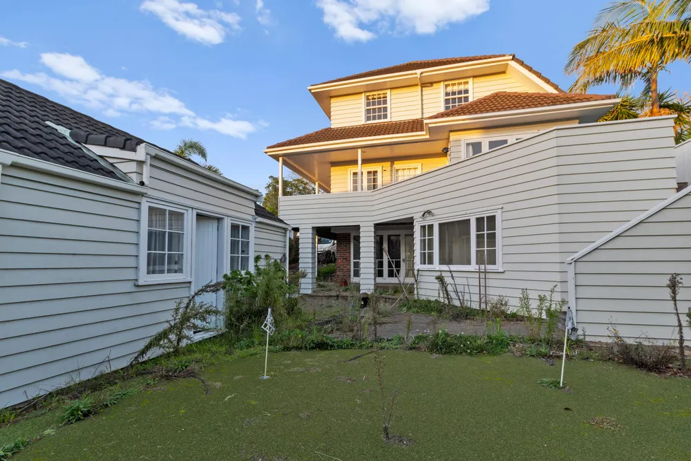 Photos of 127-129 St Heliers Bay Road