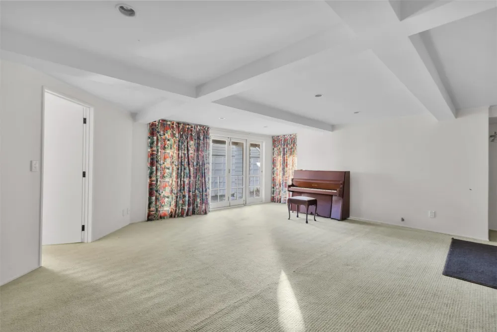 Photos of 127-129 St Heliers Bay Road