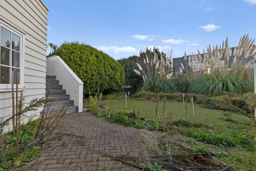 Photos of 127-129 St Heliers Bay Road