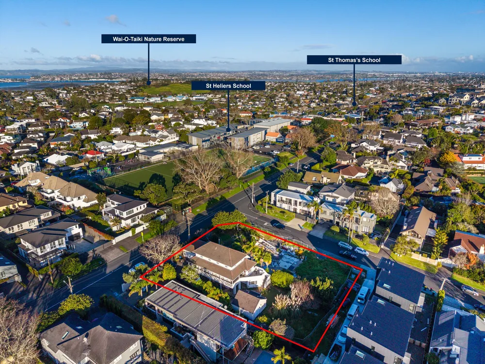Photos of 127-129 St Heliers Bay Road