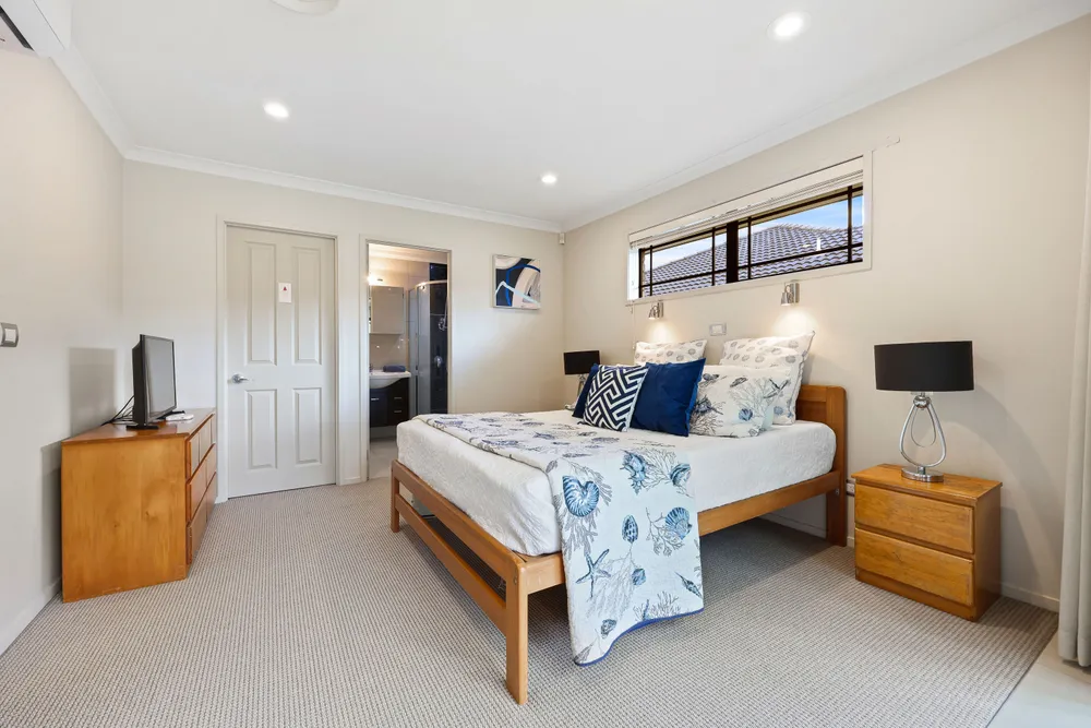 Photos of 16 Erceg Way