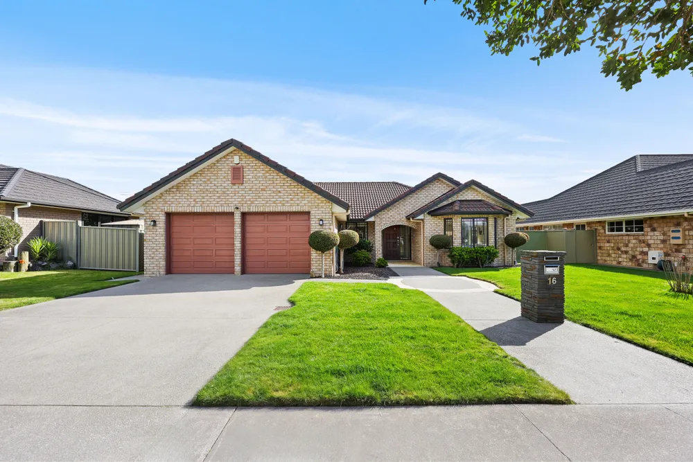 Photos of 16 Erceg Way