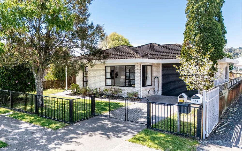 Photos of 131b King Street
