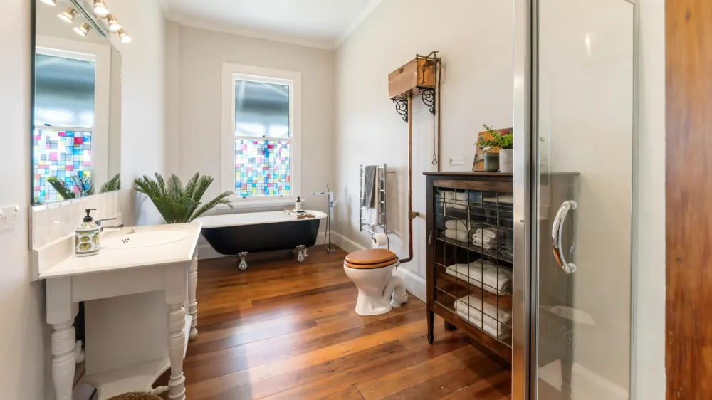 Photos of 111 Wharf Road