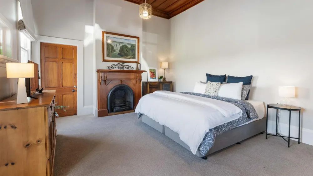 Photos of 111 Wharf Road