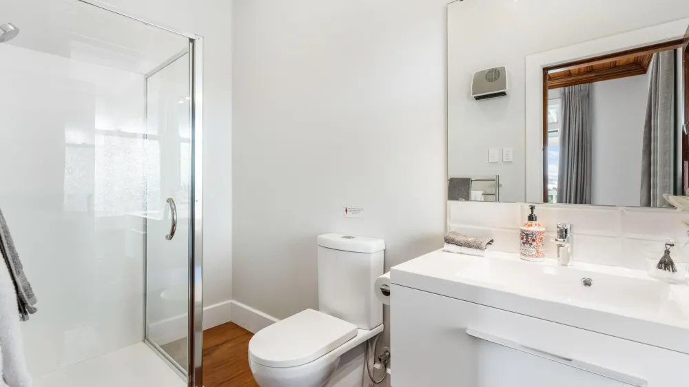 Photos of 111 Wharf Road