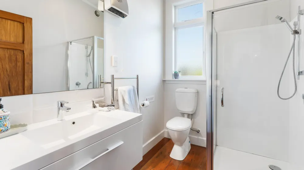 Photos of 111 Wharf Road