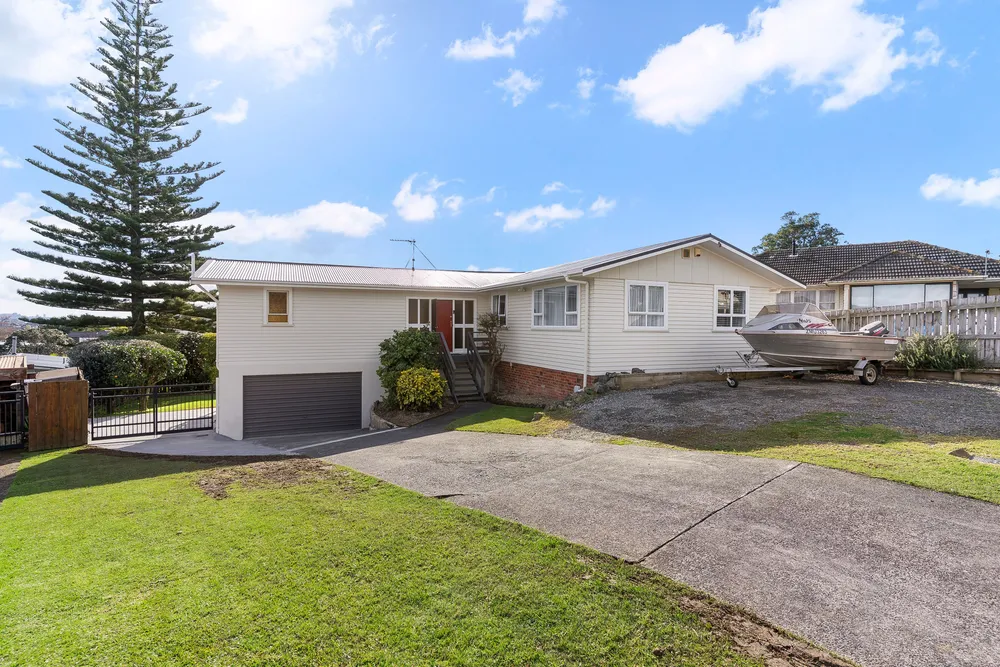 Photos of 13 Carole Crescent