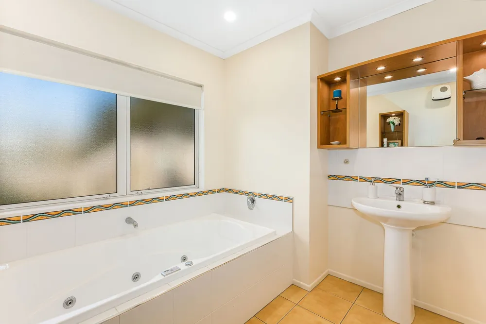 Photos of 4 Petrel Lane