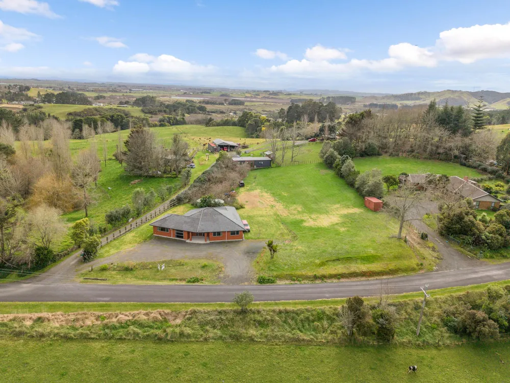 Photos of 193 Kimihia Road