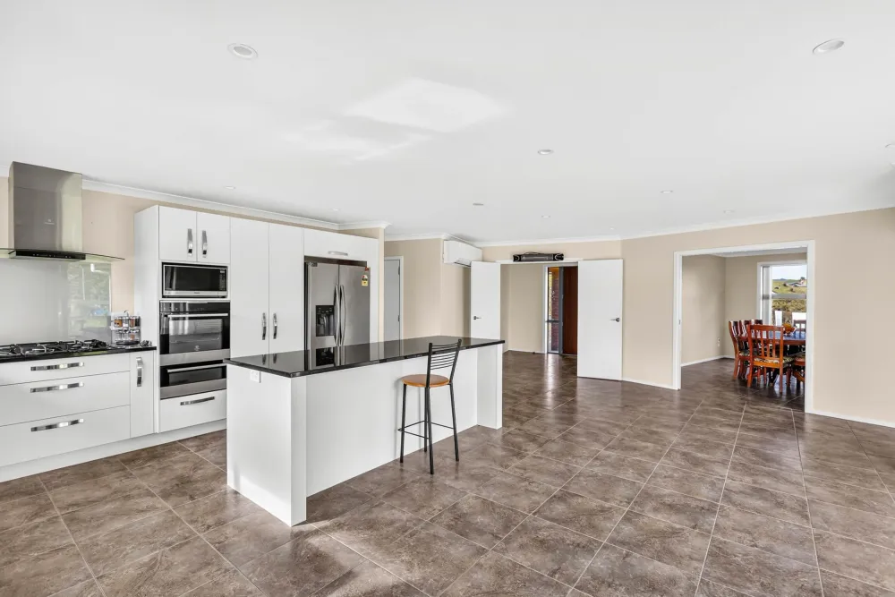 Photos of 193 Kimihia Road