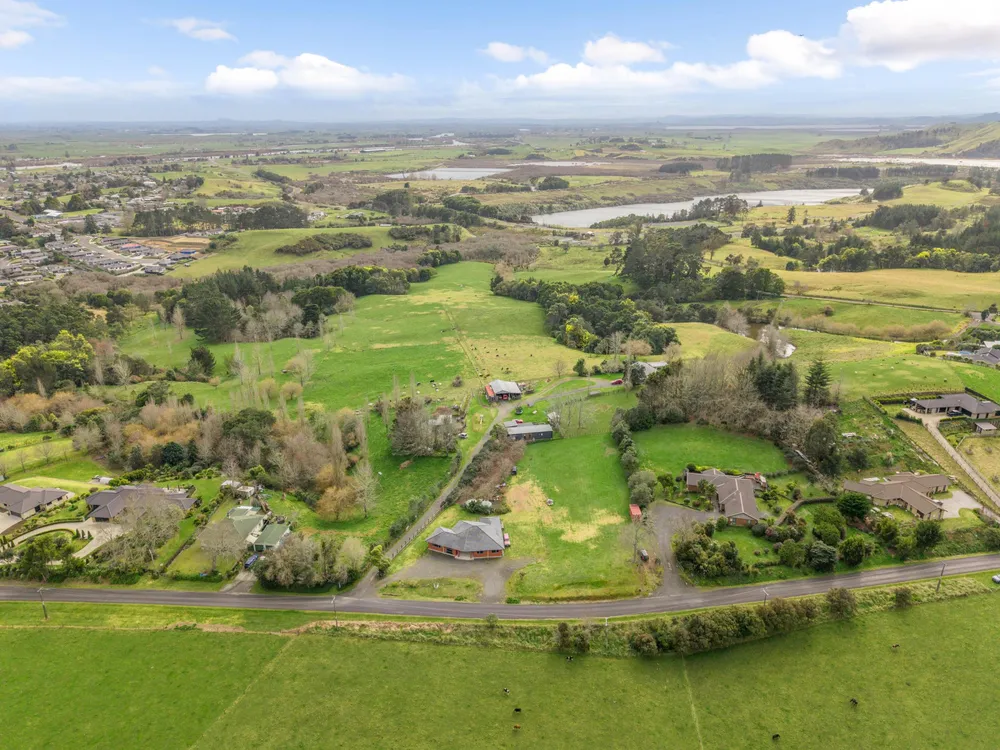 Photos of 193 Kimihia Road
