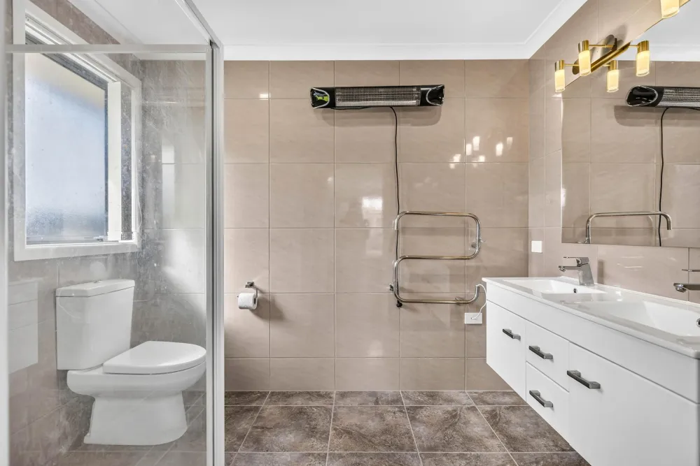 Photos of 193 Kimihia Road
