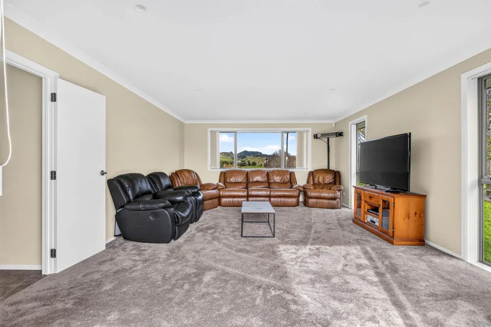 Photos of 193 Kimihia Road