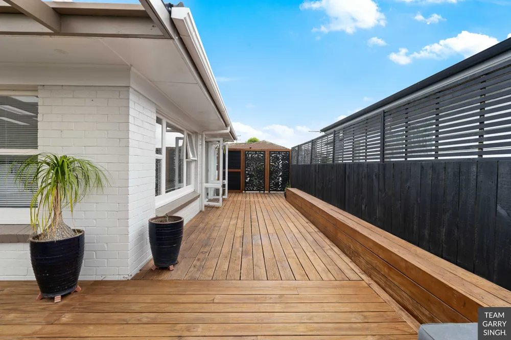 Photos of 140 Clevedon Road