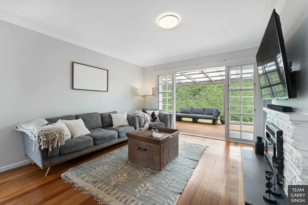 Photos of 140 Clevedon Road