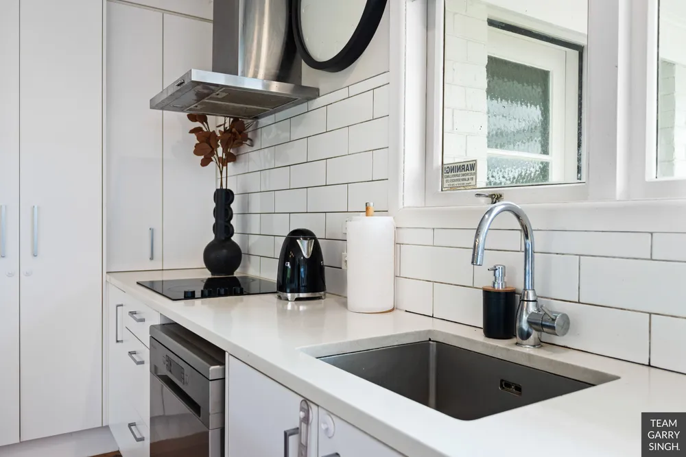 Photos of 140 Clevedon Road