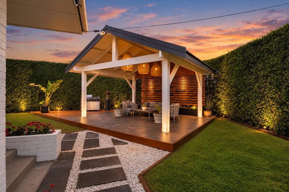 Photos of 140 Clevedon Road