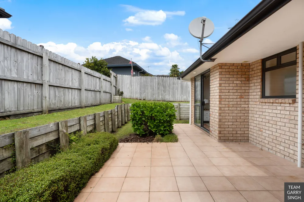 Photos of 24 Mt Lebanon Crescent