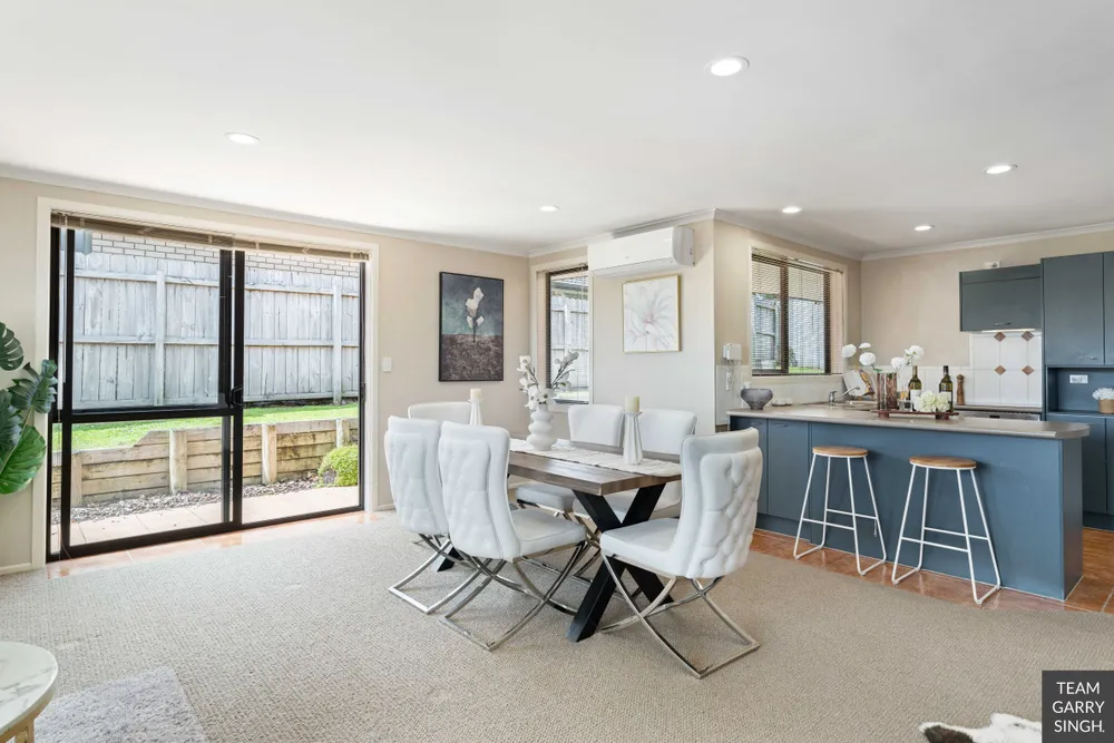 Photos of 24 Mt Lebanon Crescent