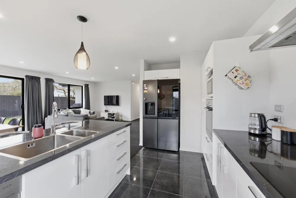 Photos of 16A Riwai Street