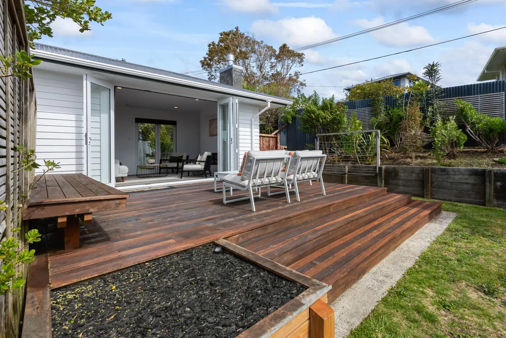Photos of 25 Beazley Avenue