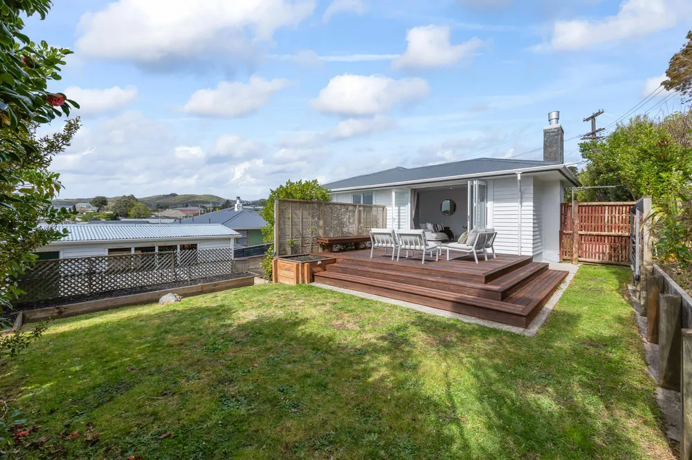 Photos of 25 Beazley Avenue