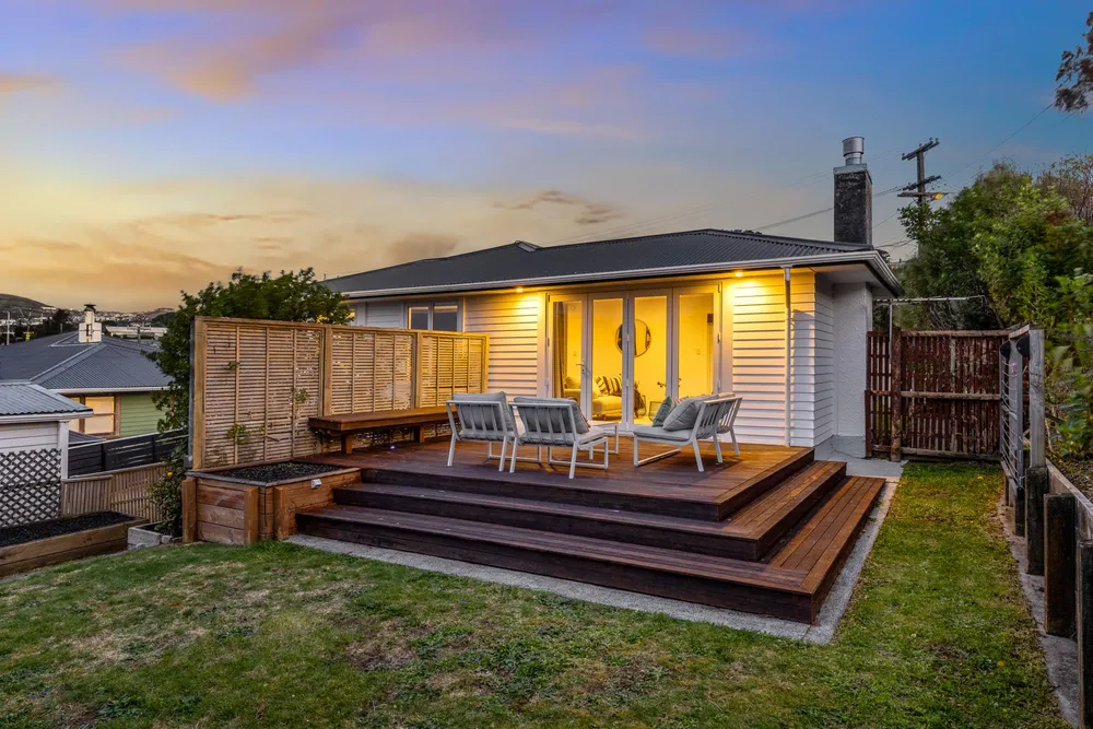 Photos of 25 Beazley Avenue