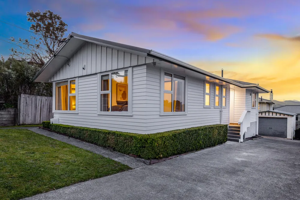 Photos of 25 Beazley Avenue