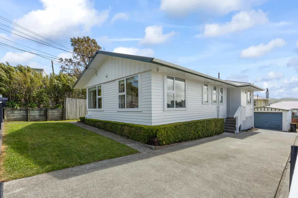 Photos of 25 Beazley Avenue