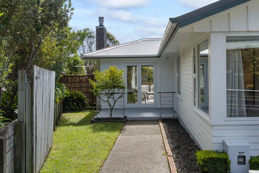 Photos of 25 Beazley Avenue