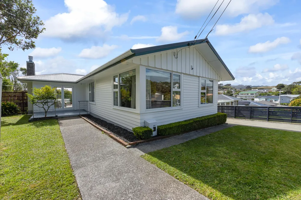 Photos of 25 Beazley Avenue
