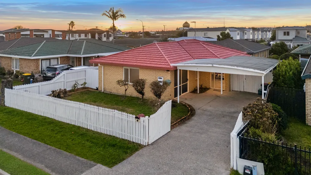 Photos of 84 Manuroa Road