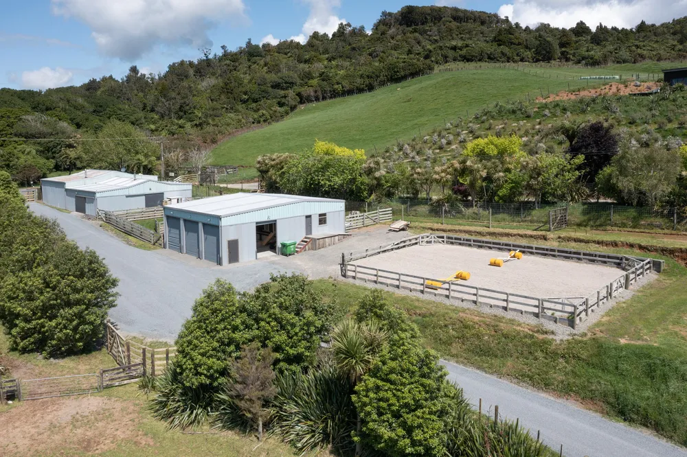 Photos of 526 Lund Road