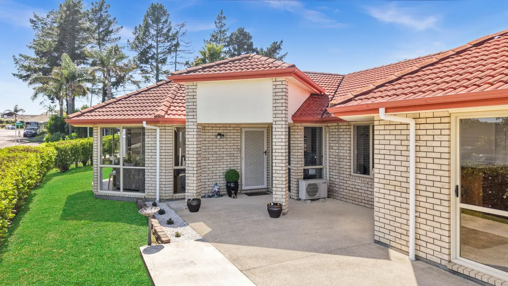 Photos of 209 Hill Road