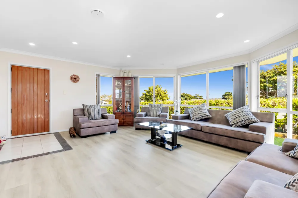 Photos of 209 Hill Road