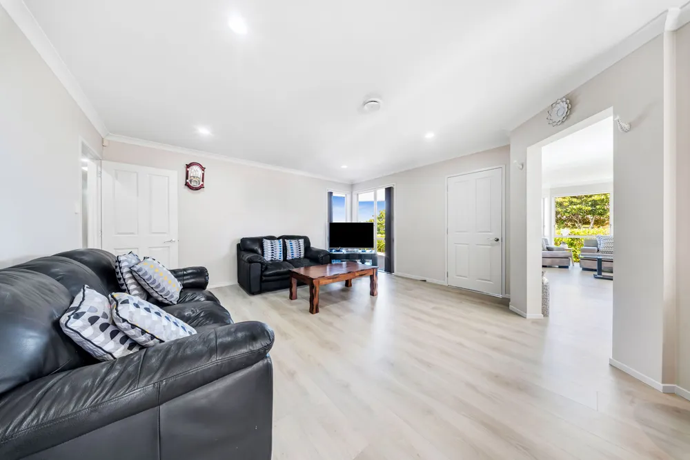 Photos of 209 Hill Road