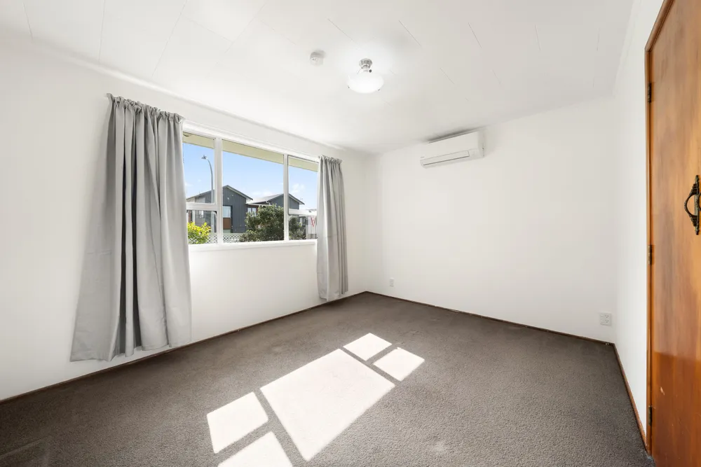 Photos of 17 Leaver Place