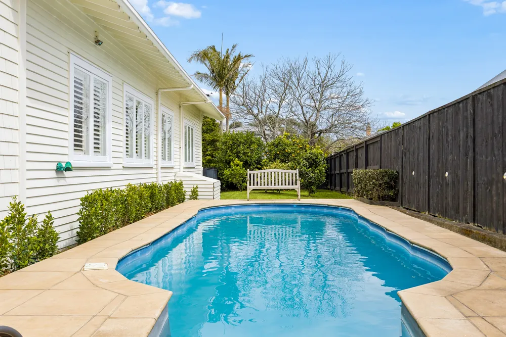 Photos of 53 St Vincent Avenue